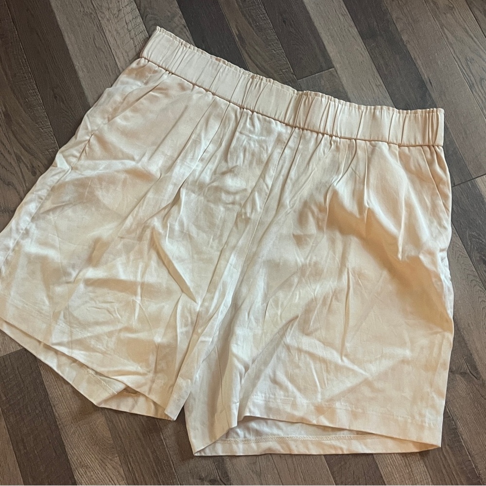 Women's Cream Shorts by H&M